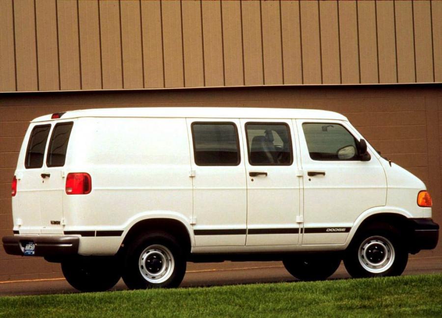  Dodge Ram Van Wagon 1994 года  (фото 13 из 22)